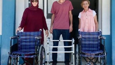 Burhaniye ilçesinde, Bahçelievler Mahallesi muhtarı Yasemin Kozan, mahallesinin eksikliklerini gidermek