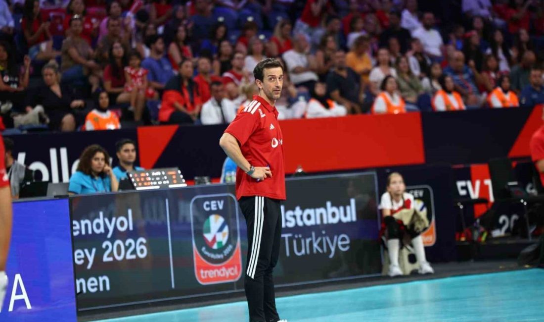 A Milli Kadın Voleybol Takımı Başantrenörü Daniele Santarelli, Macaristan maçı