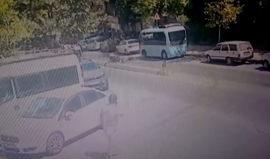 İstanbul Kagıthane’de yolun karşı tarafına geçmeye çalışan yayaya motosiklet çarptı.