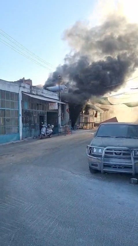 Tekirdağ’ın Süleymanpaşa ilçesinde bulunan Eski Sanayi Sitesi’ndeki kapalı durumdaki cila