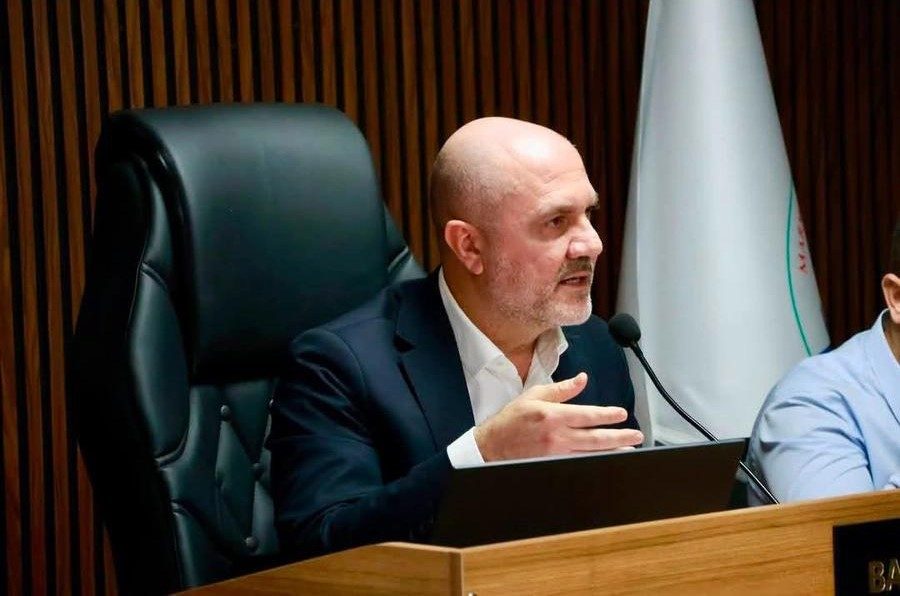 Balıkesir’in Marmara ilçesinde Belediye Başkanı Aydın Dinçer’in Avşa Adası’nın temizliğine