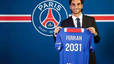 Fransız ekibi Paris Saint-Germain (PSG), İspanyol futbolcu Ferran Torres’i 2031