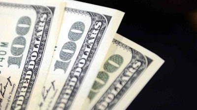 Dolar 48,0630 liradan, euro ise 56,2720 liradan güne başladı. İstanbul