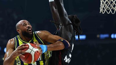 39. Erkekler Cumhurbaşkanlığı Kupası’nda Fenerbahçe, Beşiktaş’ı 72-59 mağlup ederek kupanın