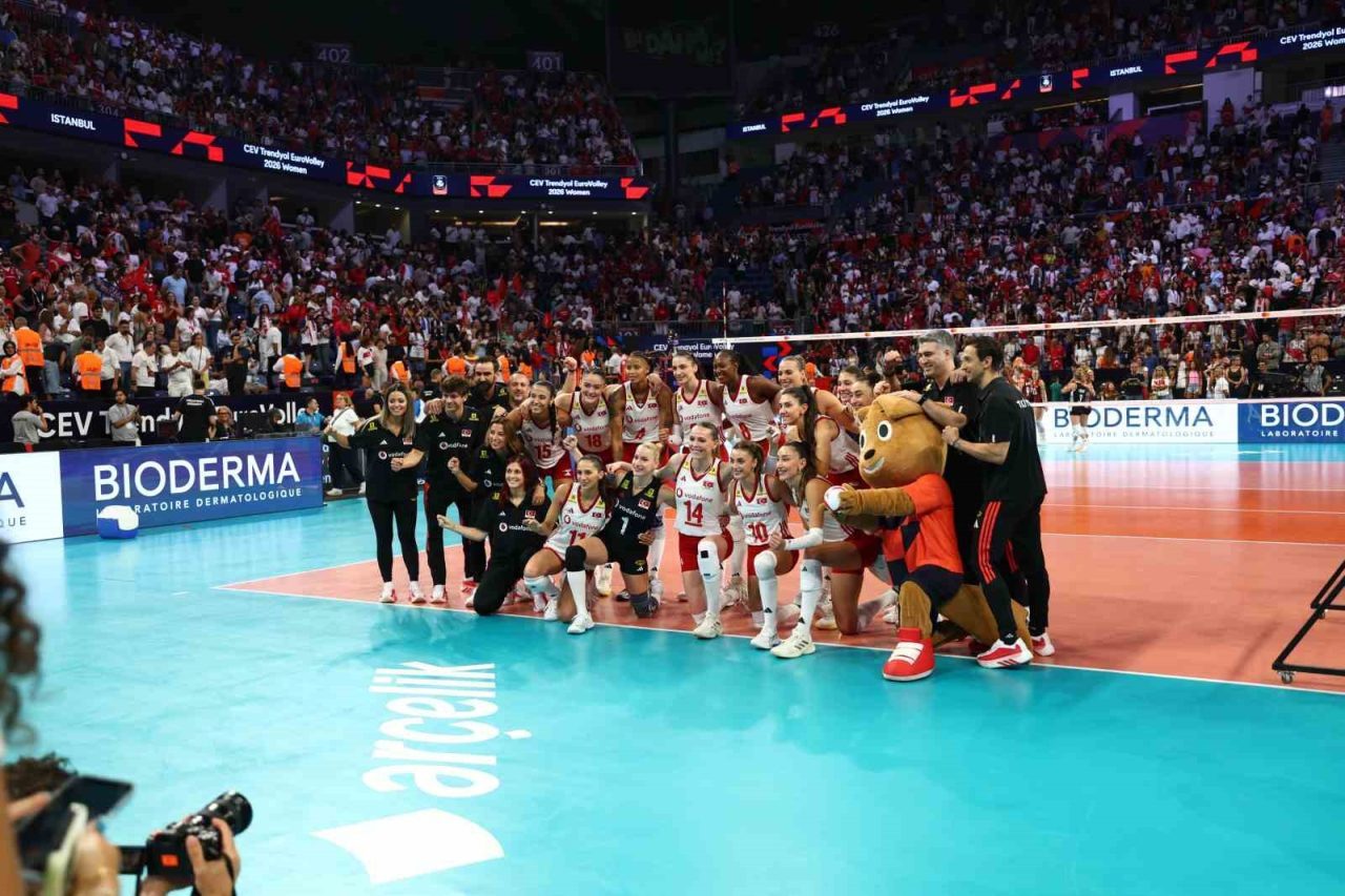 CEV Trendyol 2026 Kadınlar Avrupa Voleybol Şampiyonası çeyrek finalinde A