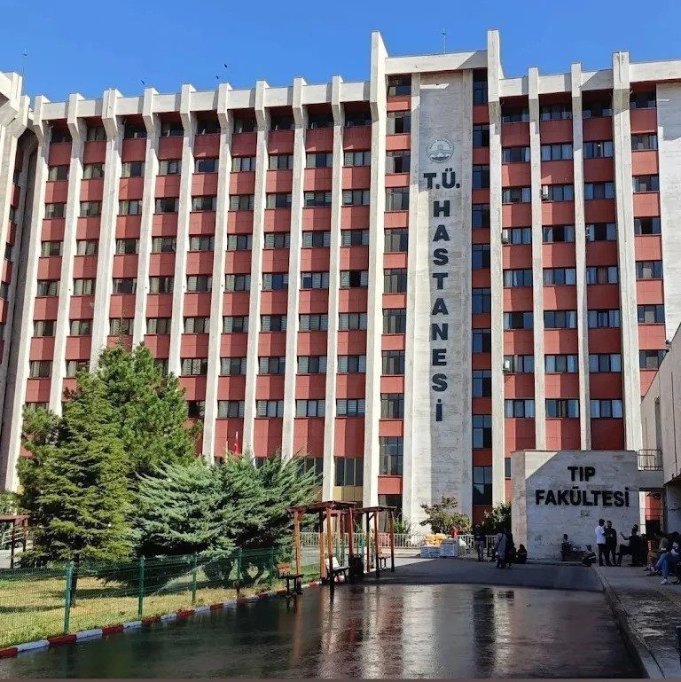 Edirne’de evinde aldığı alkolün bitmesi üzerine kolonya içen S.Y., kendisini