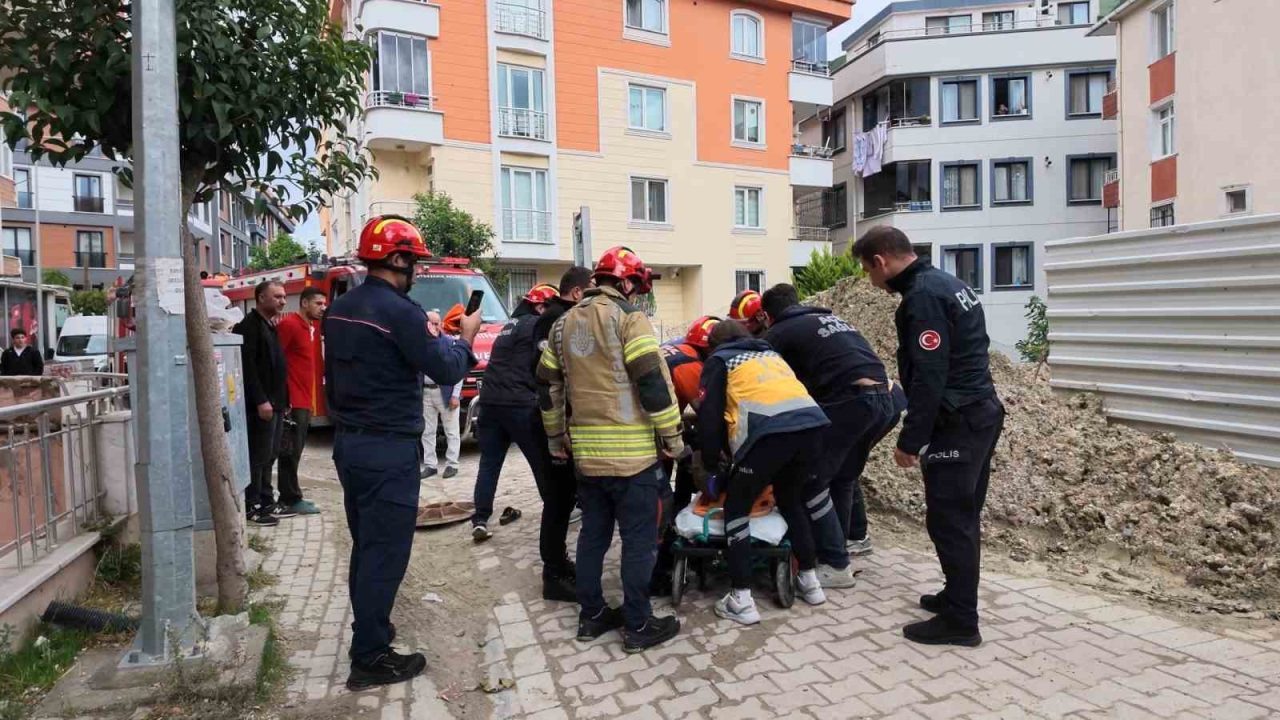 Avcılar’da yaşlı kadın sokakta yürürken üzerine bastığı rögarın açılması sonucu