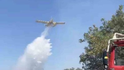 Balıkesir’in Kocaavşar Mahallesi yakınlarında çıkan orman yangınına havadan ve karadan