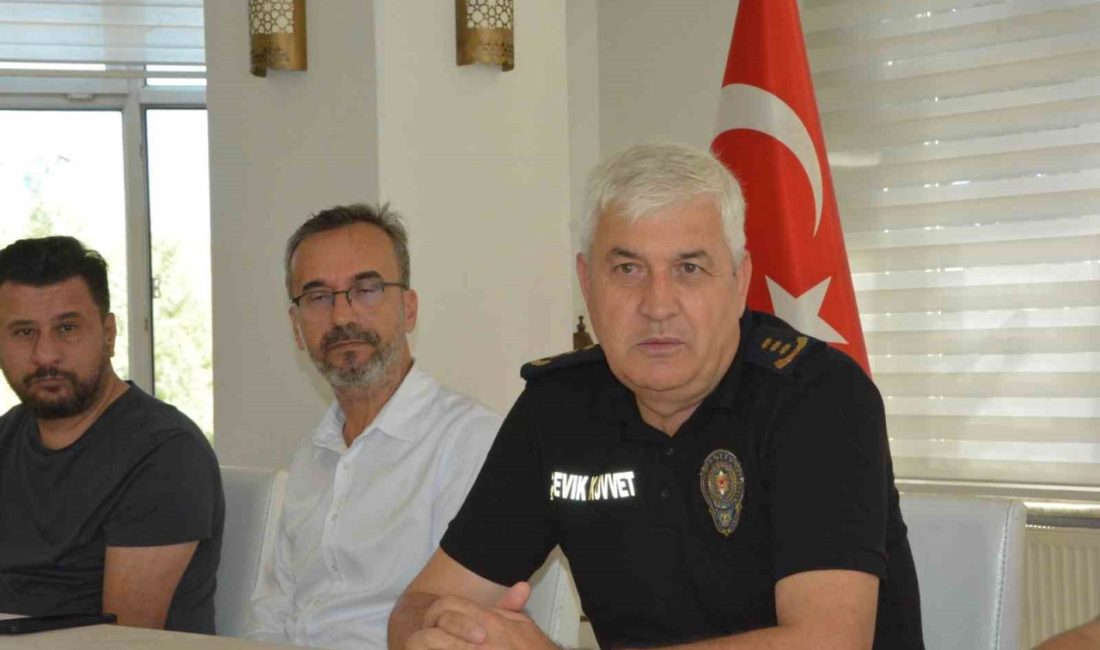 Balıkesir’de 2026-2027 futbol sezonu öncesinde Balıkesirspor kulüp yöneticileri, taraftar grup