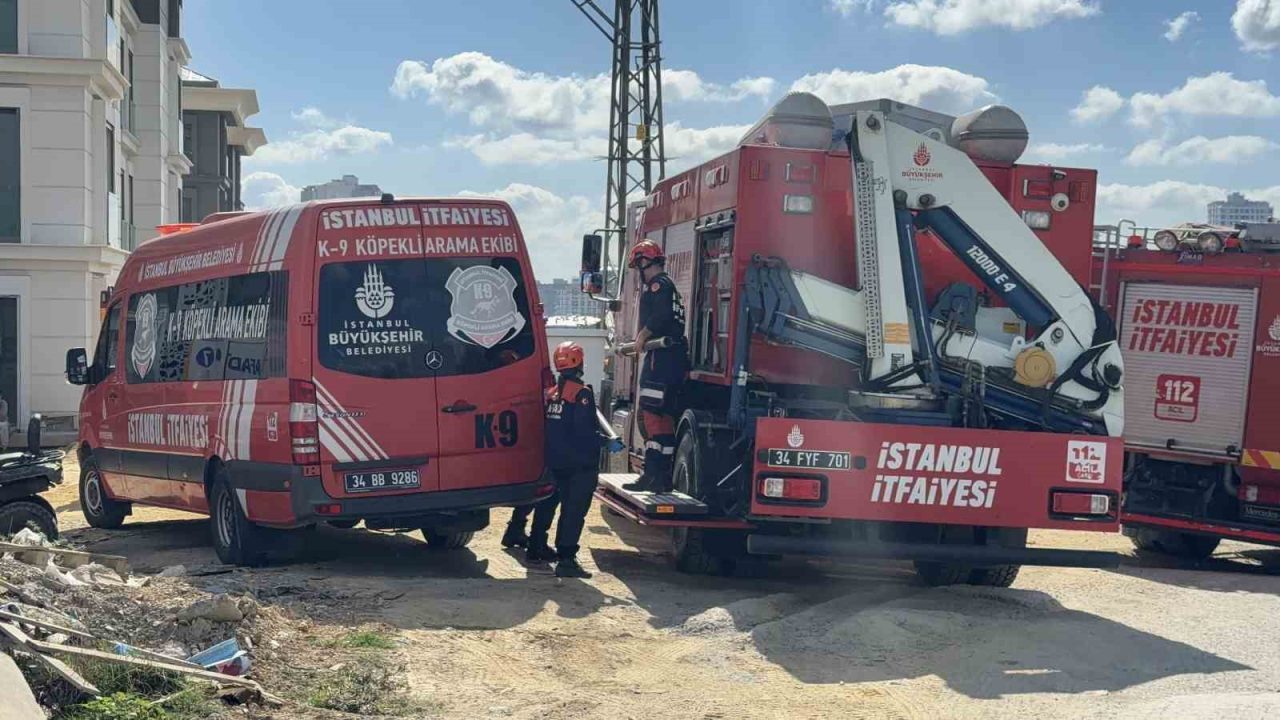 Başakşehir’de konut inşaatında istinat duvarı yapımı sırasında göçük yaşandı. Toprak