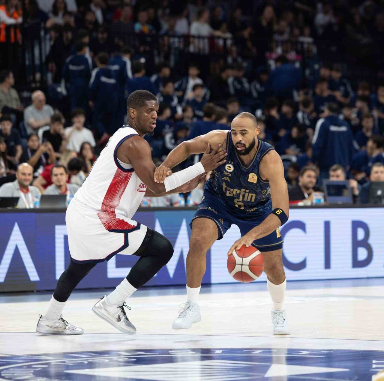 Türkiye Sigorta Basketbol Süper Ligi 2026-2027 sezonu ilk maçında Fenerbahçe