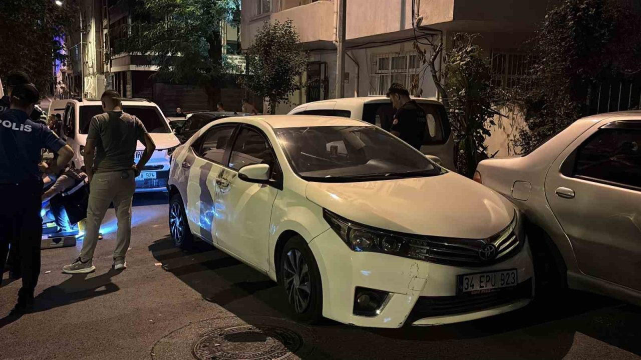 Bayrampaşa’da devriye görevi yapan polis ekiplerinin ’dur’ ihtarına uymayan araç