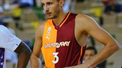Galatasaray Erkek Basketbol Takımı oyuncusu Berkan Durmaz, sezona hem Türkiye’de