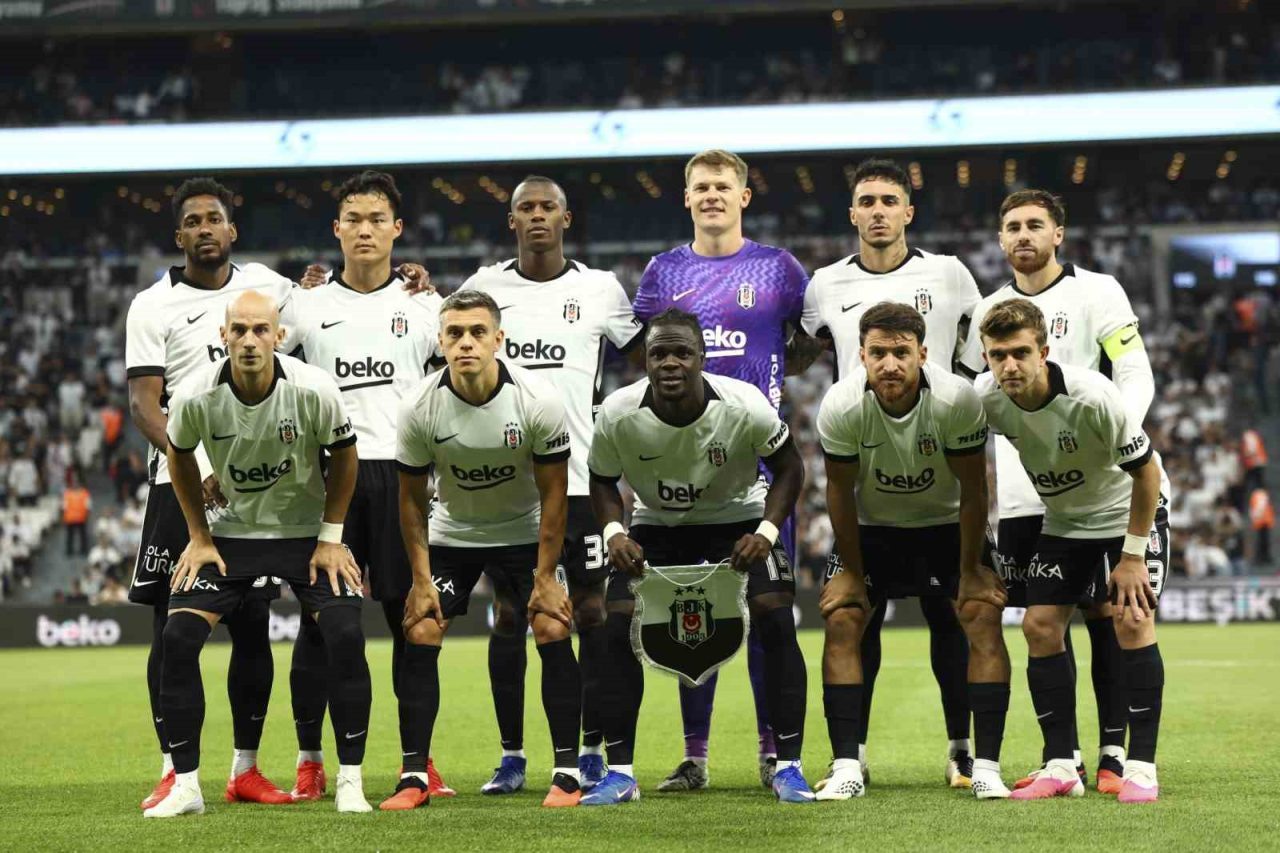 Beşiktaş, Trendyol Süper Lig’de sezonun ilk derbisinde Fenerbahçe’ye konuk olacak.