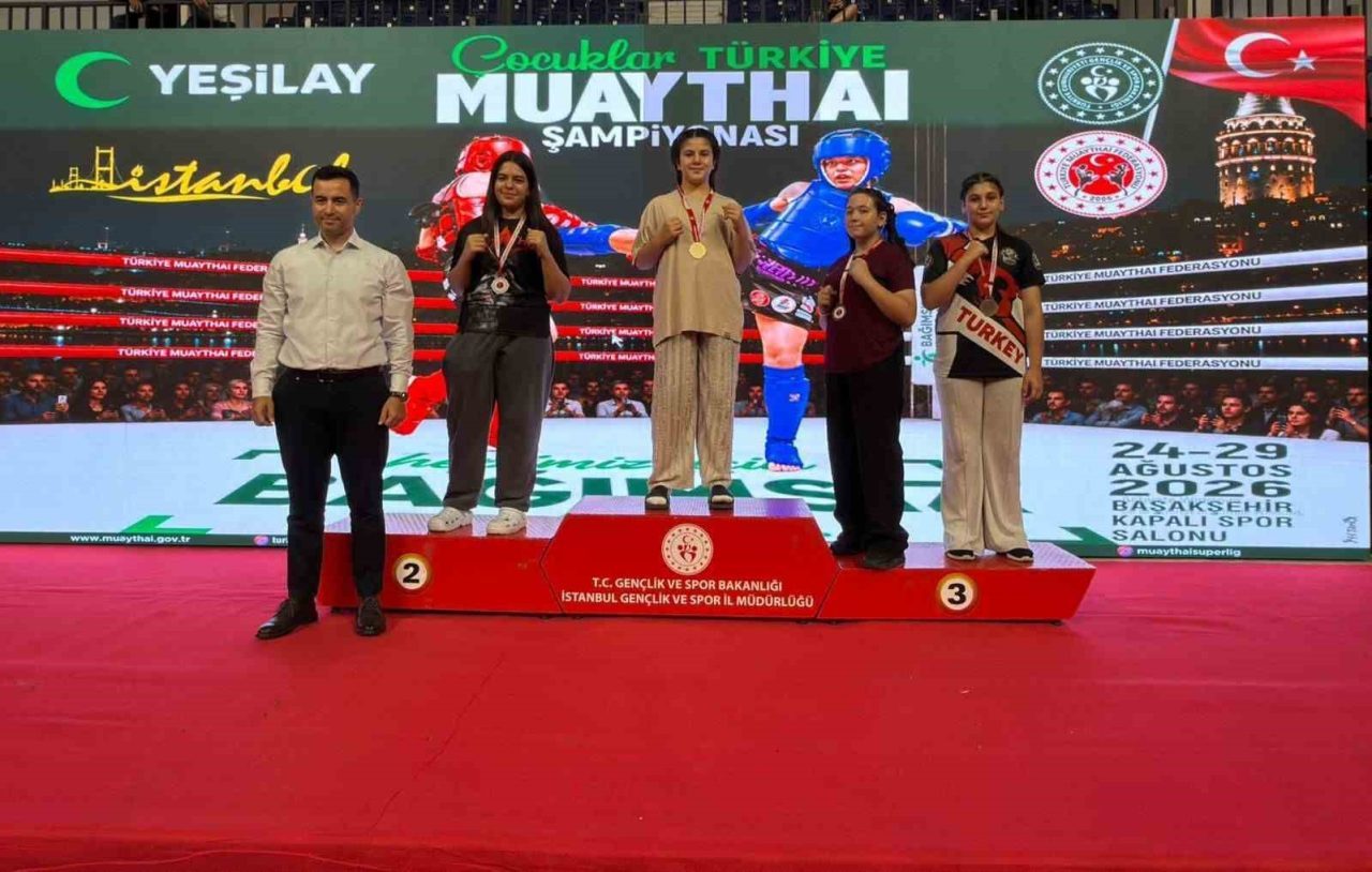 Bilecikli sporcular Yeşilay Minik-Yıldız Muay Thai Türkiye Şampiyonası’nda derece elde