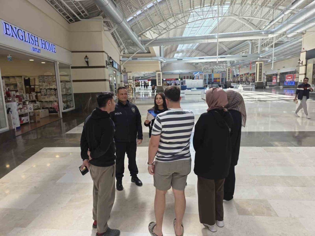 Bilecik’in Bozüyük ilçesinde 54 vatandaşa dolandırıcılık uyarısı yapıldı. Bozüyük Toplum