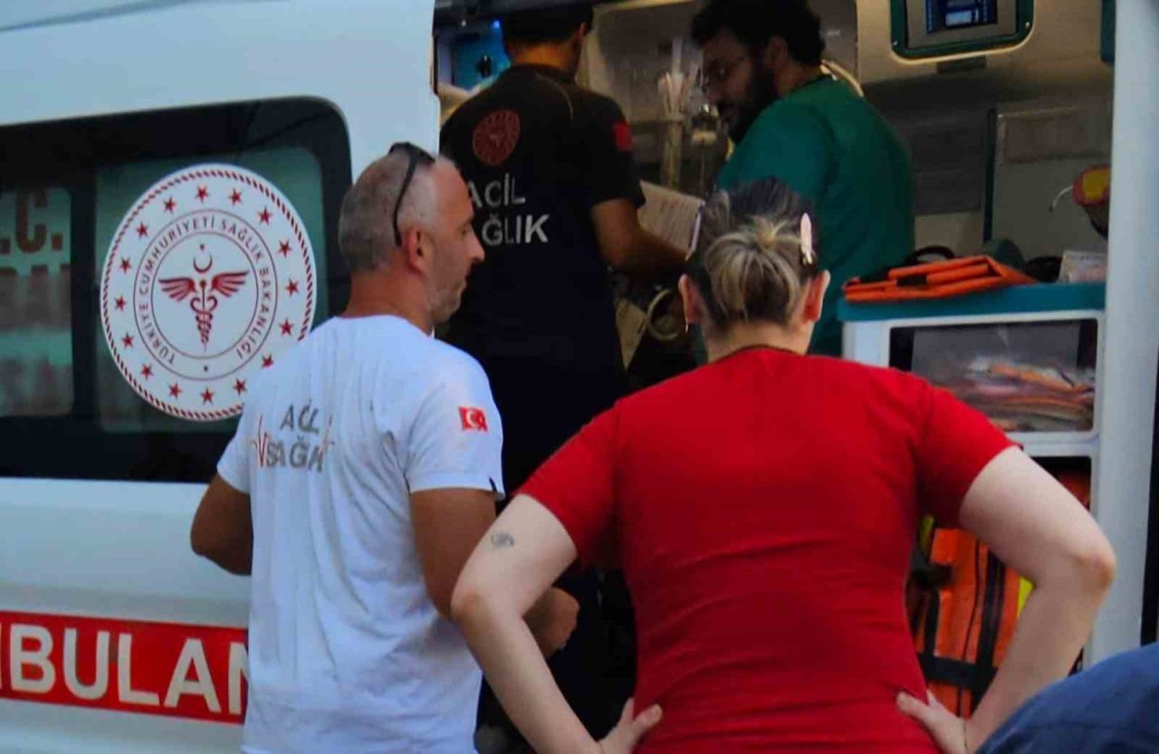 Sakarya’nın Sapanca ilçesinde konaklama tesisinin havuzuna düşerek boğulma tehlikesi geçiren