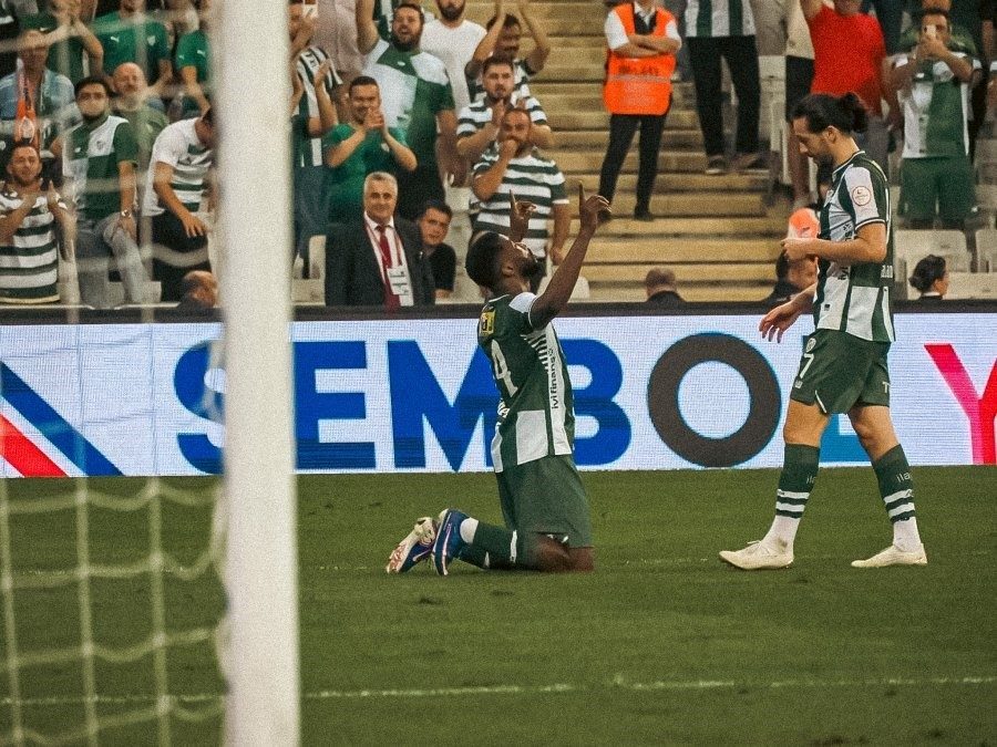Bursaspor’un 29 yaşındaki Nijeryalı forveti Kelechi Iheanacho, Trendyol 1. Lig’de