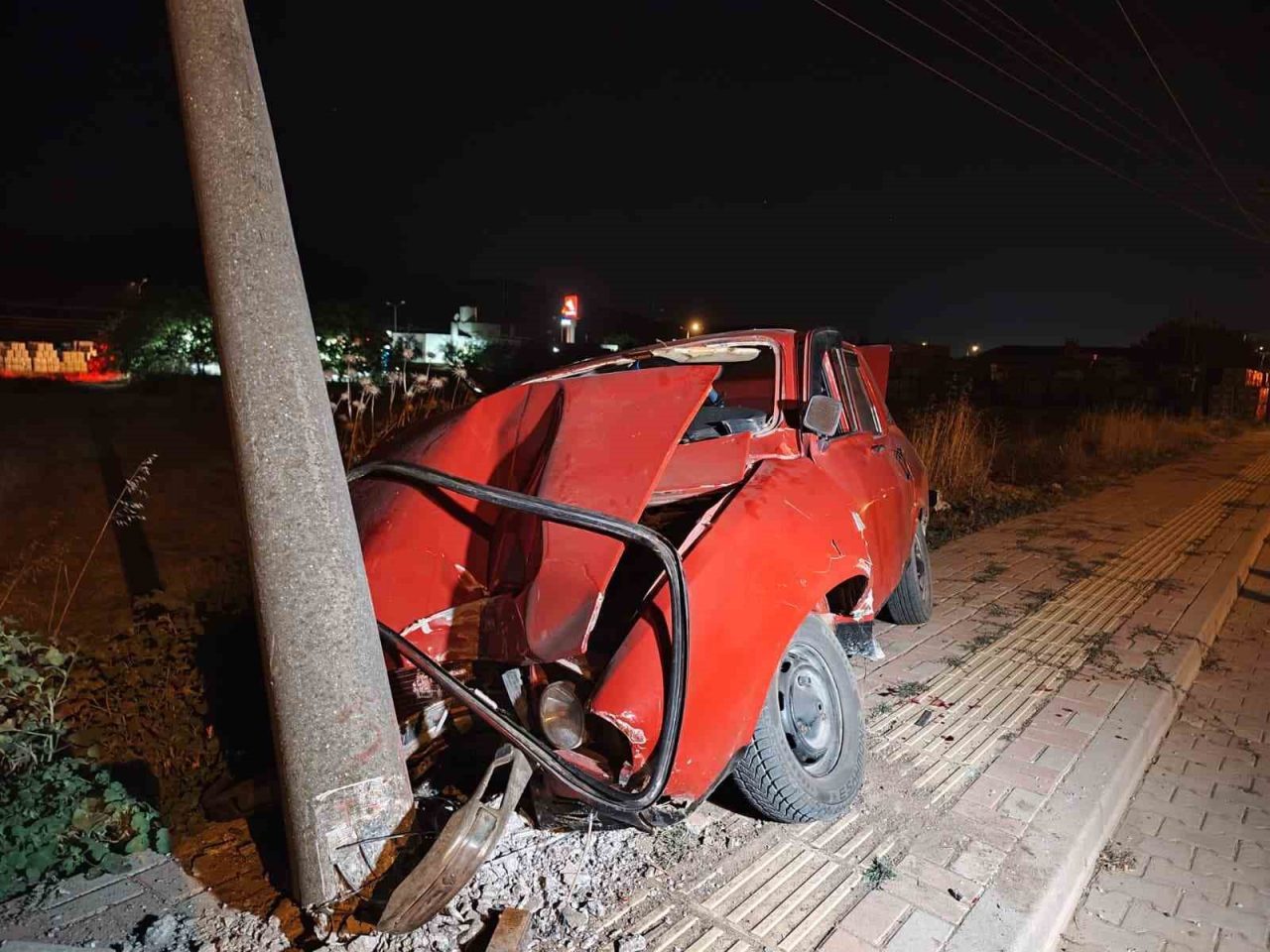 Çanakkale’nin Çan ilçesinde meydana gelen trafik kazasında yolun karşısına geçmek