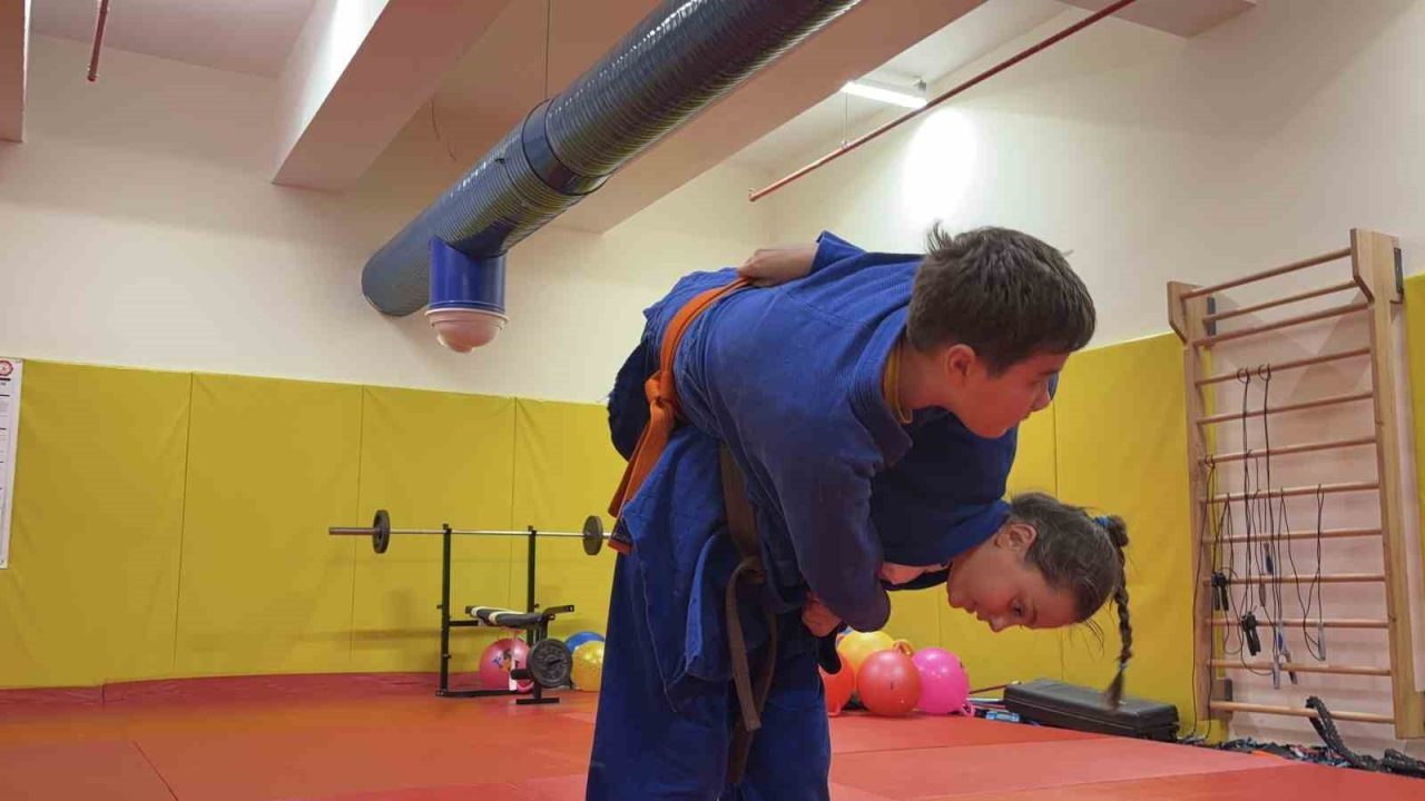 Çankırı’da 8 ülke ve 25 kulübün katılımıyla düzenlenen Uluslararası Judo