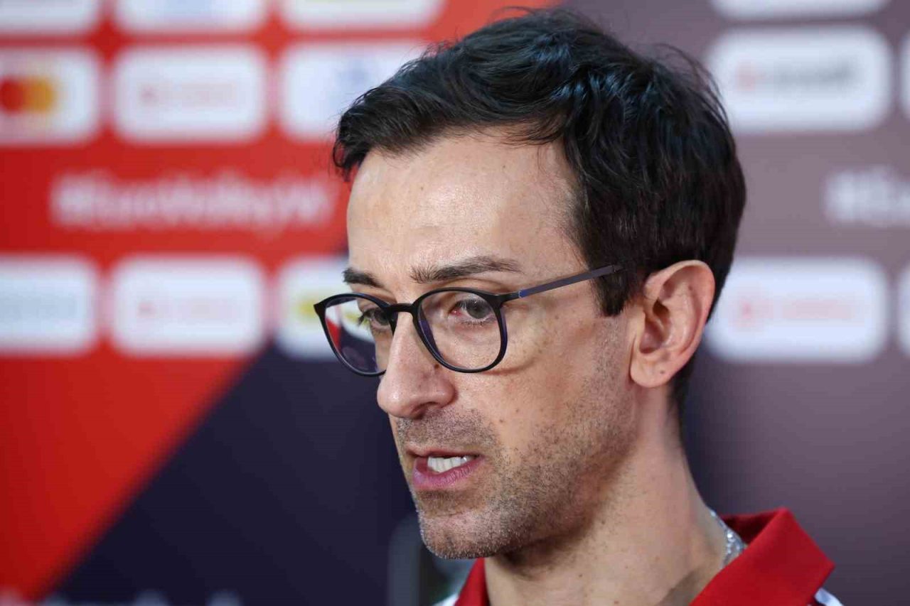 A Milli Kadın Voleybol Takımı Başantrenörü Daniele Santarelli turnuvada şampiyonluğa