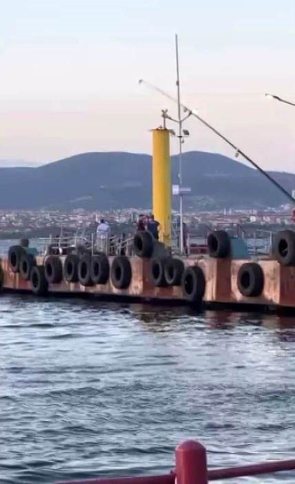 Kocaeli’nin Gölcük ilçesinde denizde erkek cesedi bulundu. Değirmendere Sahili’nde denizde