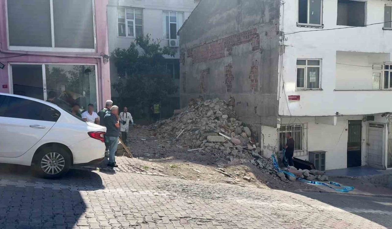 Esenyurt’ta iş arayan Erva Raziye Asar isimli genç kızı öldürerek