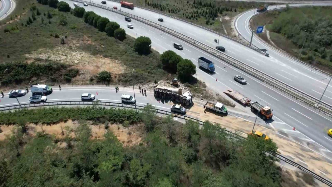 Arnavutköy Bolluca’da bulunan döküm sahasına moloz dökmek üzere yola çıkan