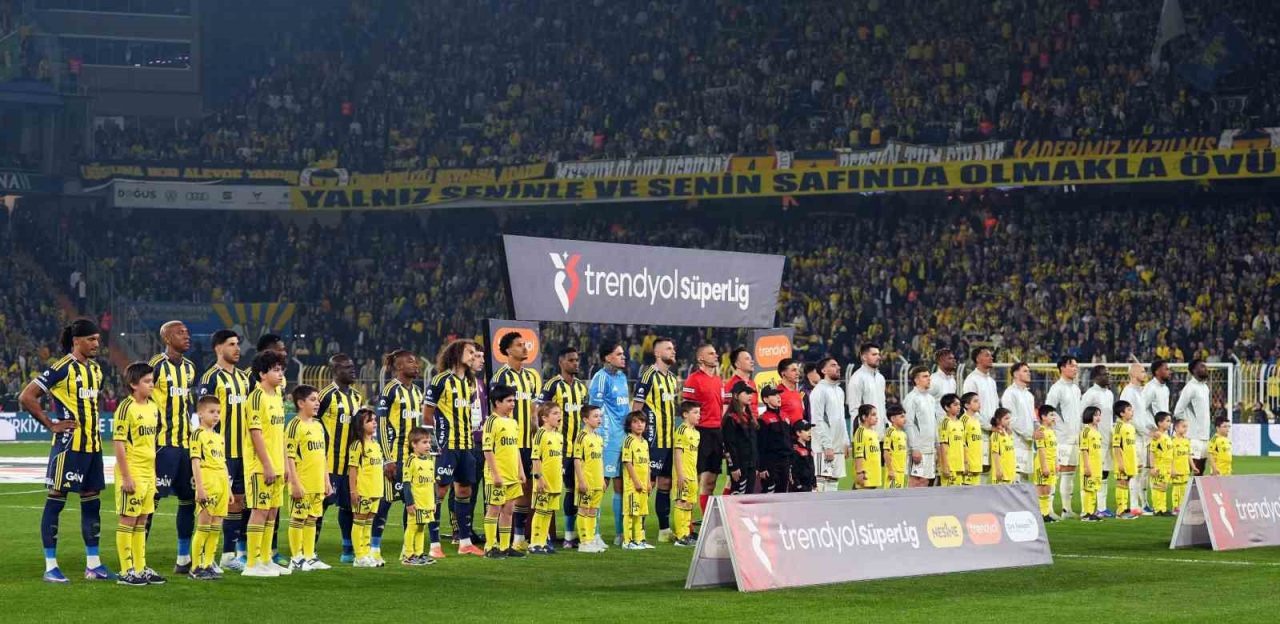 Fenerbahçe ile Beşiktaşü yarın oynayacakları derbiyle toplamda 365. kez rakip
