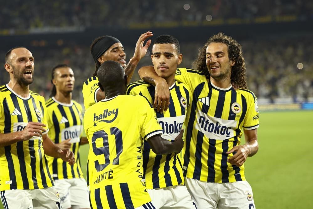 Fenerbahçe’nin UEFA Şampiyonlar Ligi’nde mücadele edeceği kadro belli oldu. UEFA