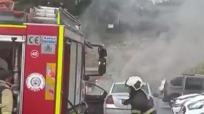 Kocaeli Şehir Hastanesi otoparkındaki otomobilde çıkan yangın, itfaiye ekiplerinin müdahalesiyle