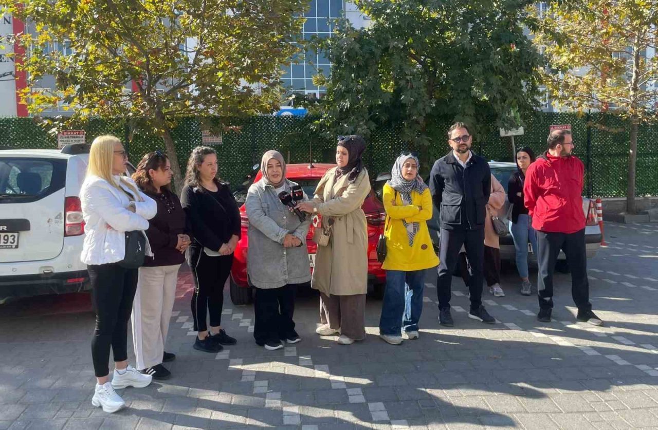 Balıkesir’de bir ilkokulda akran zorbalığı yaşandığını belirten veliler, duruma tepki