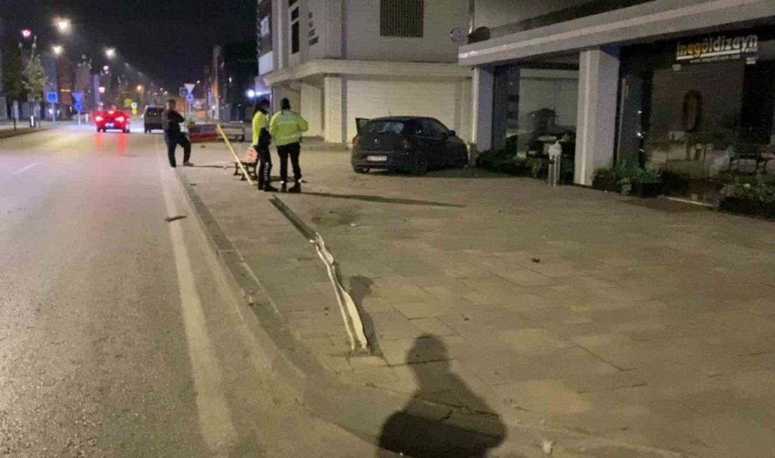 Bursa’nın İnegöl ilçesinde gece saatlerinde meydana gelen kazada kontrolden çıkan
