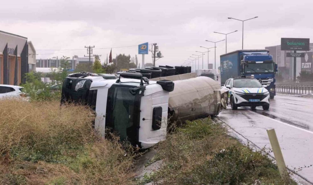 Bursa’nın İnegöl ilçesinde yağış nedeniyle kayganlaşan yolda kontrolden çıkan sıvı