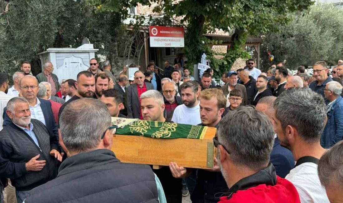 Balıkesir’in Bandırma ilçesinde otomobilin refüjü aşarak karşı yönden gelen kamyonun