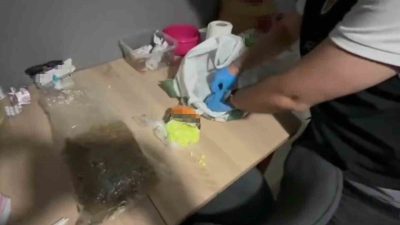 Kocaeli’de düzenlenen uyuşturucu operasyonunda 725 gram skank, 113 gram kokain,