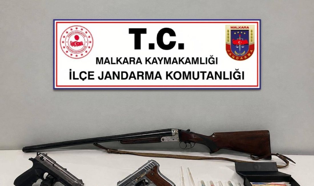 Tekirdağ’ın Malkara ilçesinde jandarma ekiplerince bir eve düzenlenen operasyonda, ruhsatsız