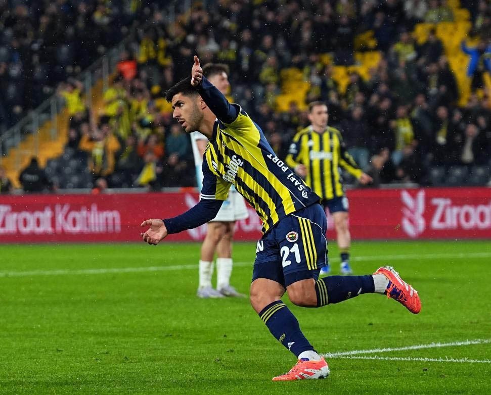Fenerbahçe’nin İspanyol futbolcusu Marco Asensio, sakatlığı nedeniyle ameliyat olması gerektiği