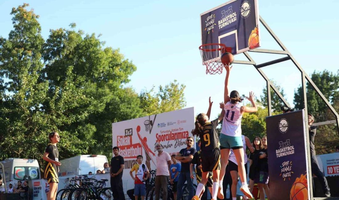 Sakarya’da düzenlenen 3×3 Sokak Basketbolu Turnuvası için kayıtlar başladı. Müsabakalar