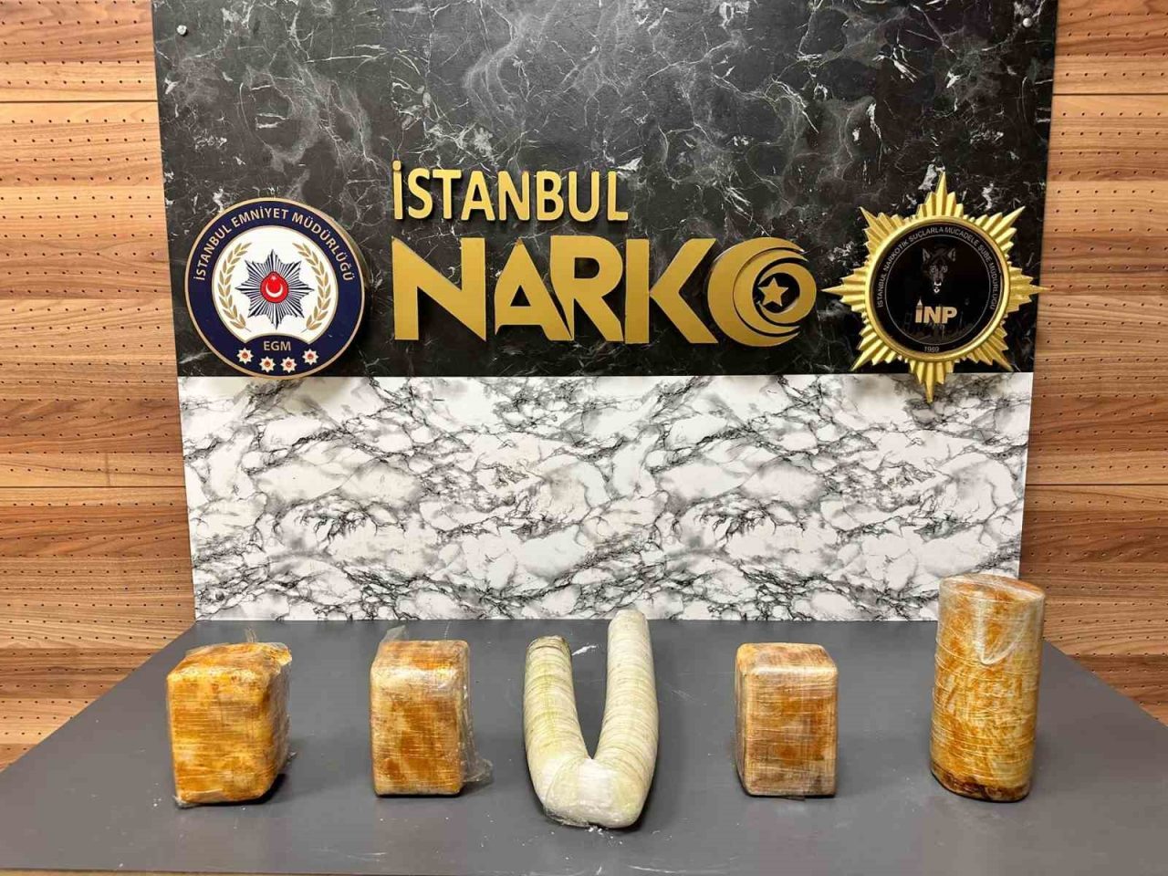 İstanbul’un Sarıyer ilçesinde 8 kilo 850 gram kristal metamfetamin ele