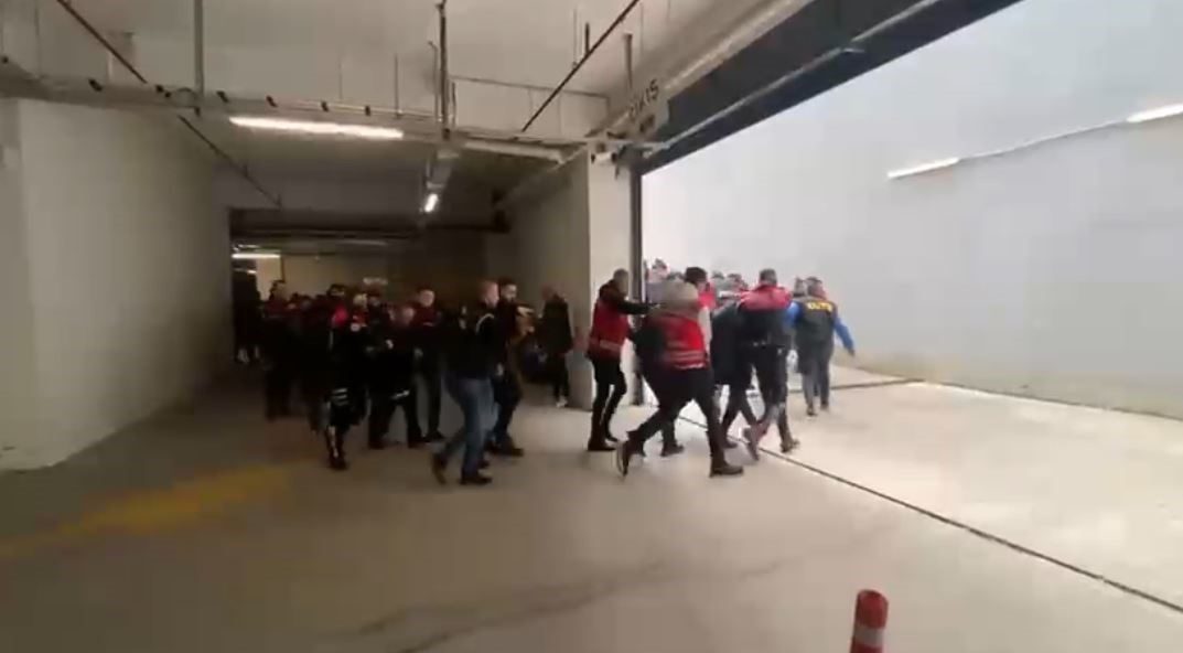 Sosyal medya üzerinden “yüksek kazanç” vaadiyle 426 vatandaşı toplam 994
