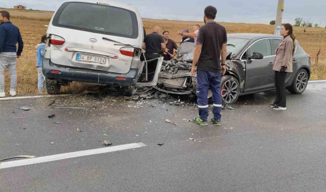 Tekirdağ’ın Ergene ilçesinde panelvan ile otomobilin çarpışması sonucu 2’si çocuk