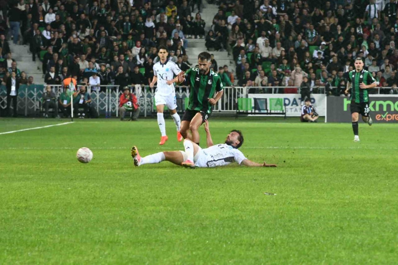 TFF 2. Lig Kırmızı Grup’un 4. haftasında Sakaryaspor, kendi sahasında