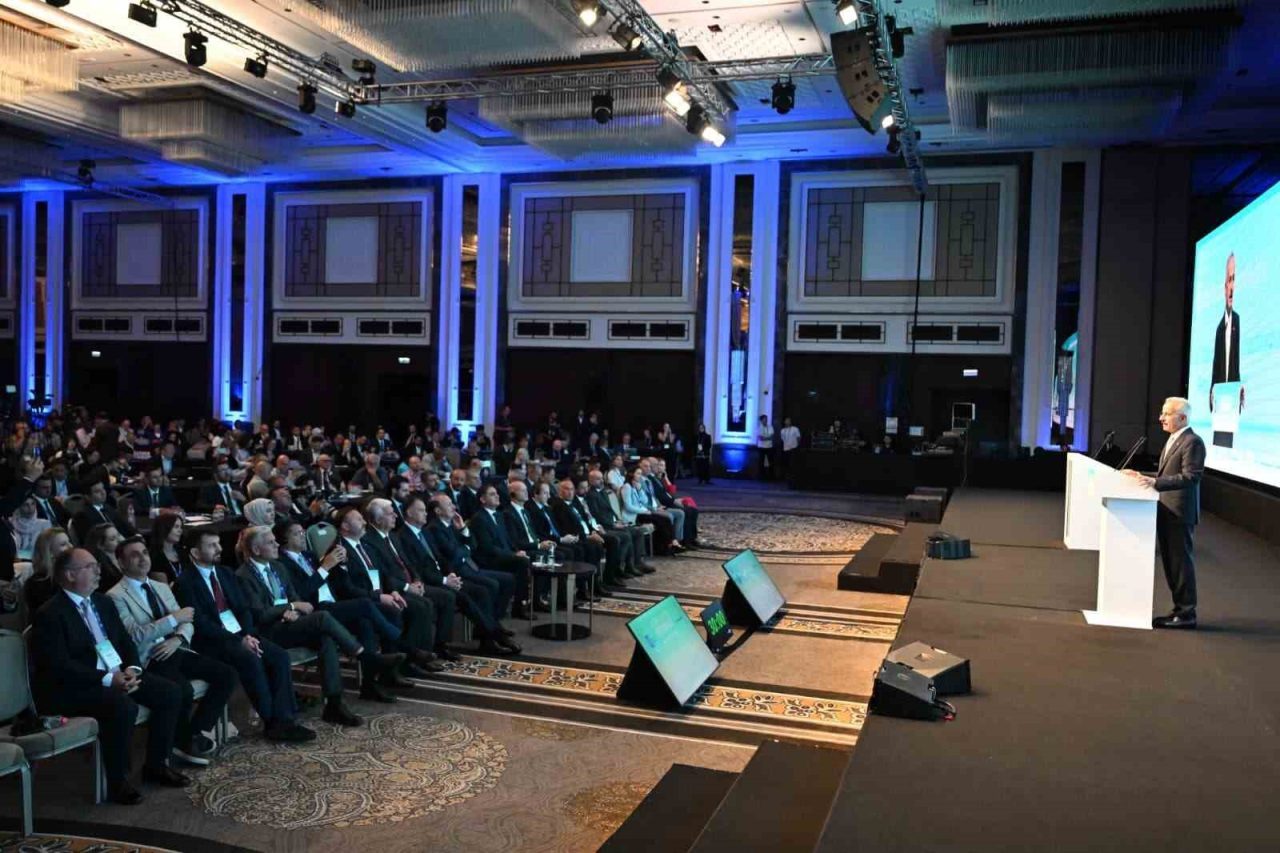 Ulaştırma ve Altyapı Bakanı Abdülkadir Uraloğlu, “İstanbul Havalimanı’mızın 4’üncü ana