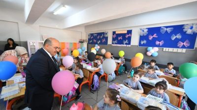 Balıkesir Valisi İsmail Ustaoğlu 2026-2027 eğitim-öğretim yılının açılışı dolayısıyla Albay