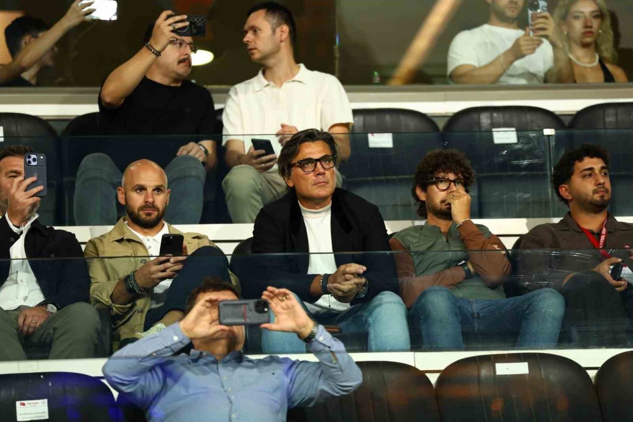 A Milli Futbol Takımı Teknik Direktörü Vincenzo Montella, Başakşehir-Galatasaray maçını
