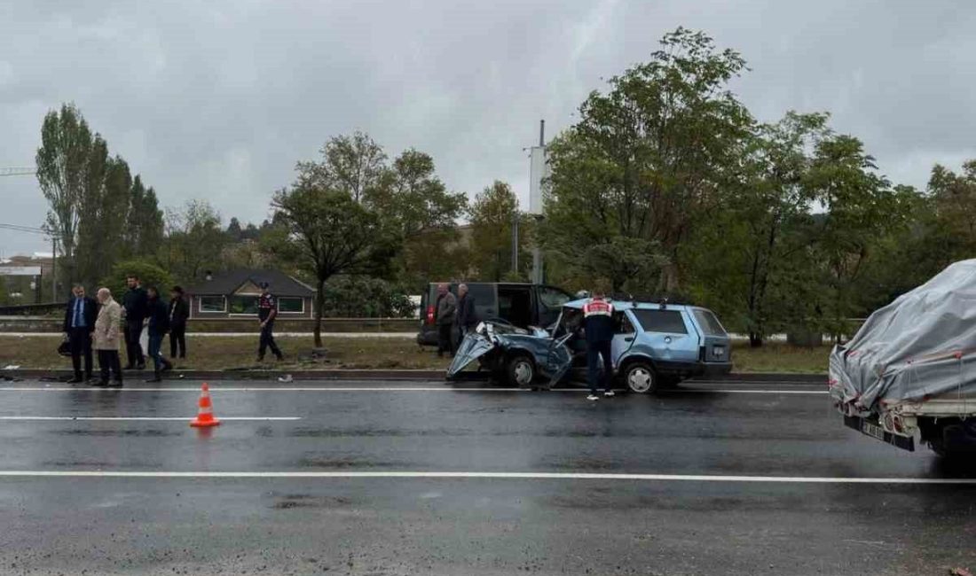 Yalova-Bursa kara yolunda otomobil ve minibüsün çarpışması sonucu meydana gelen