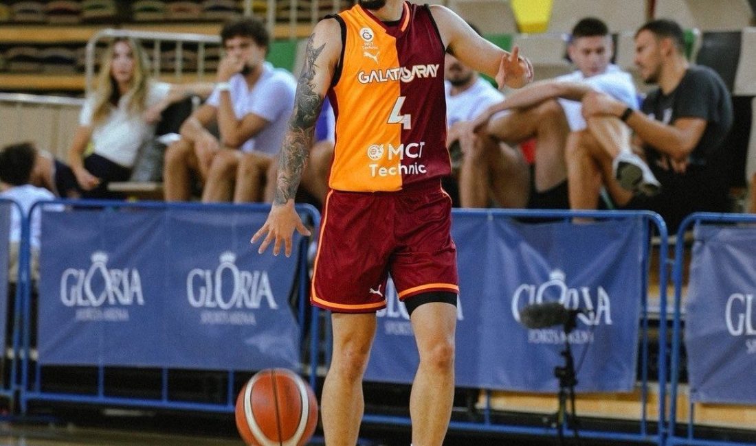 Galatasaray Erkek Basketbol Takımı’nın genç oyuncusu Zekeriya Yiğit Tekin, bu